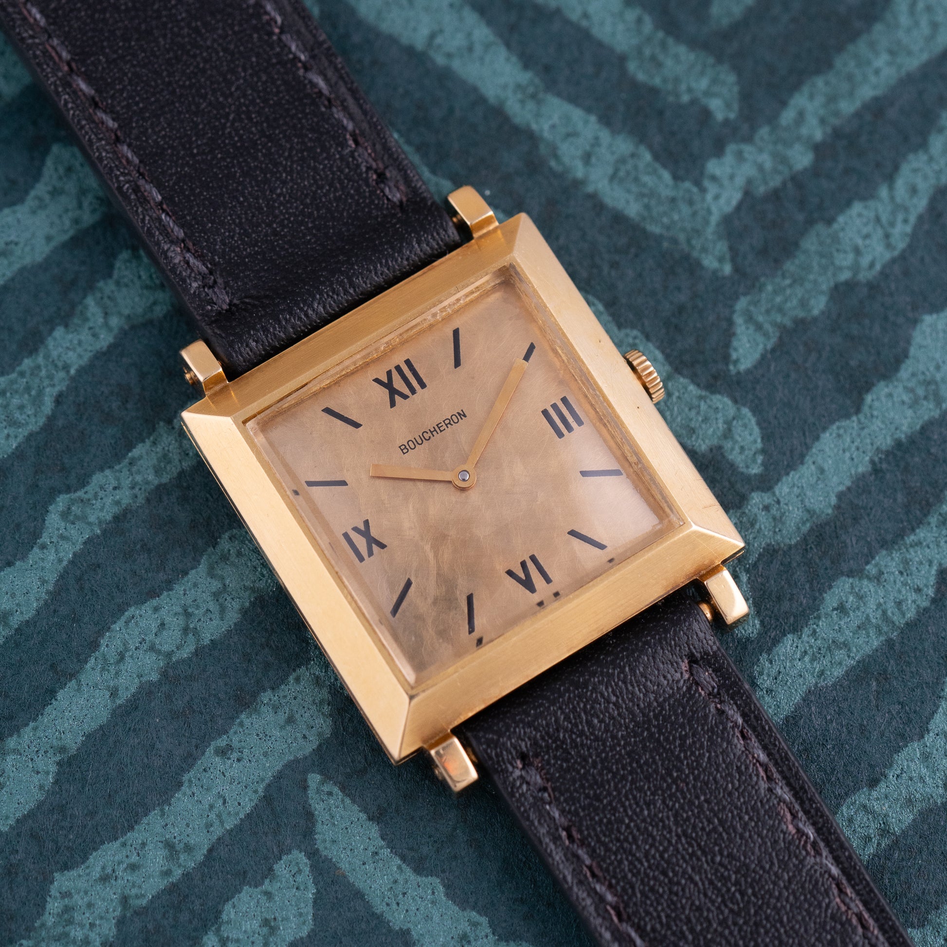 Boucheron Carrée Roman Numerals