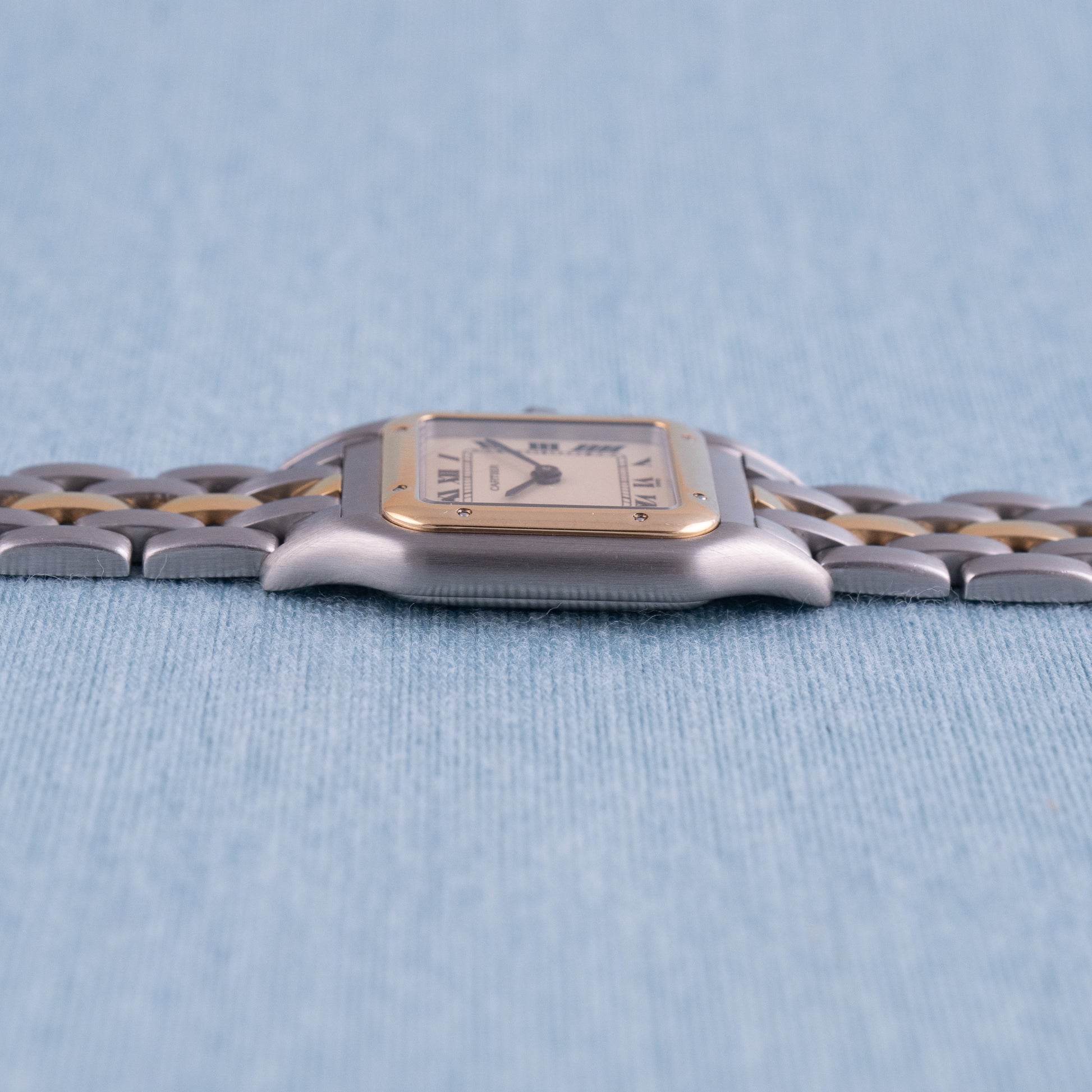 Cartier Panthere small size Ref. 66921 one gold row