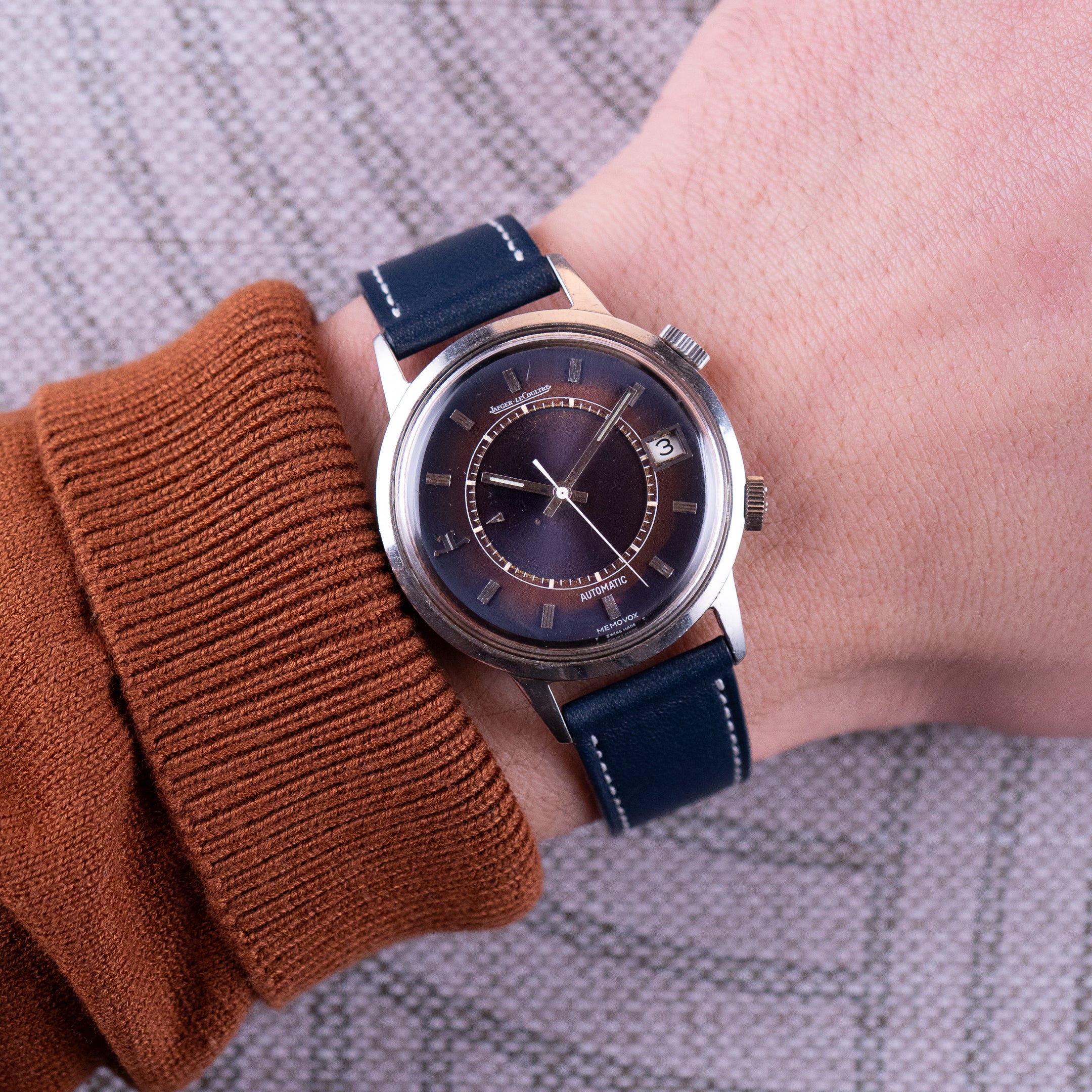 Memovox Ref.E875 Tropical Caramel-Blue dial