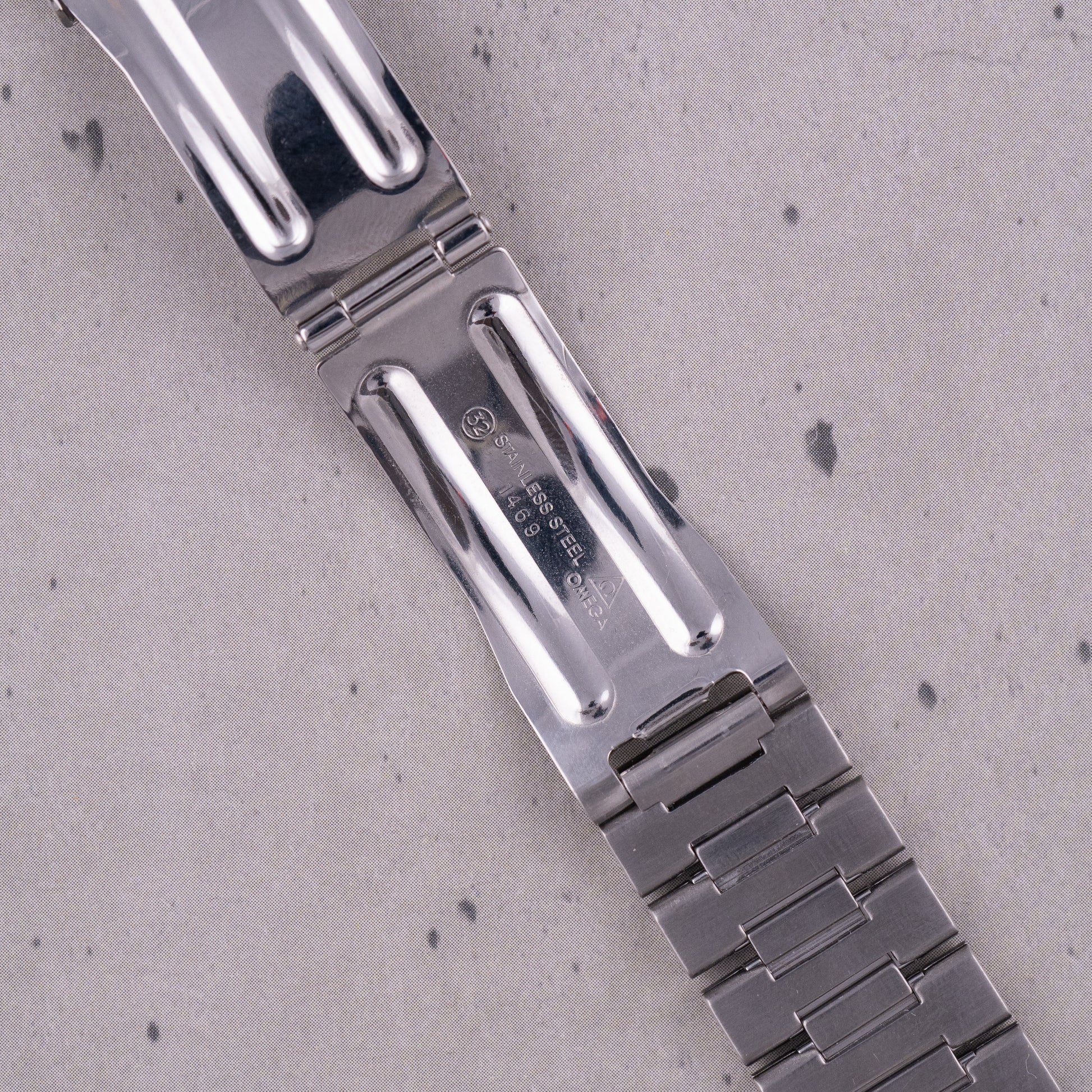 Omega Speedmaster Reduced Albino